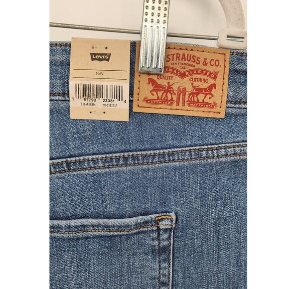 New NWT Levi's Midi Length Medium Wash Shorts Size 16 - Picture 6 of 6